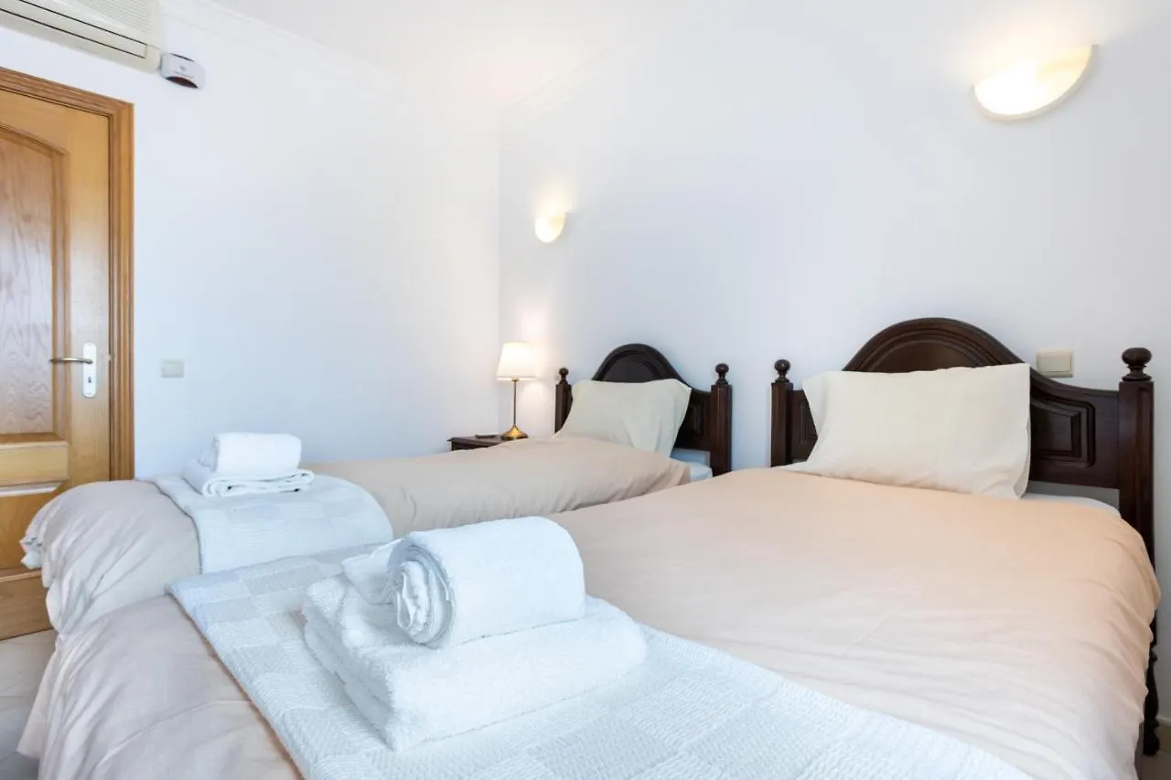Top Floor Apartment With Great Views! Albufeira