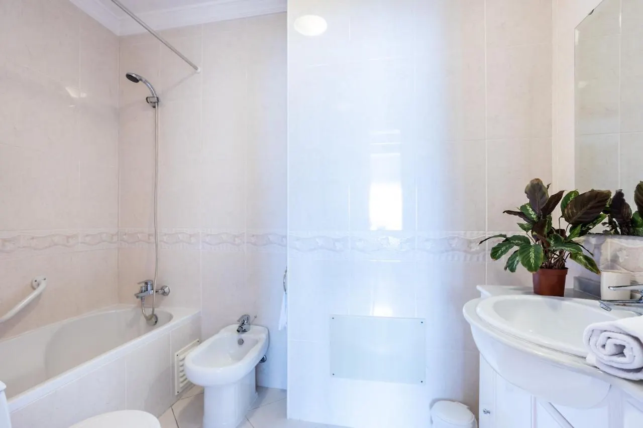 Top Floor Apartment With Great Views! Albufeira