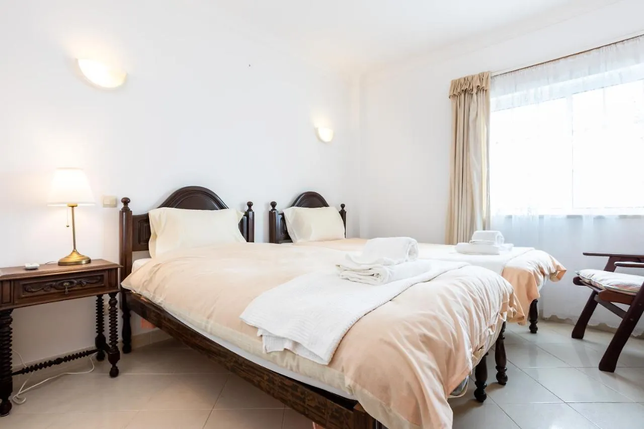 Top Floor Apartment With Great Views! Albufeira
